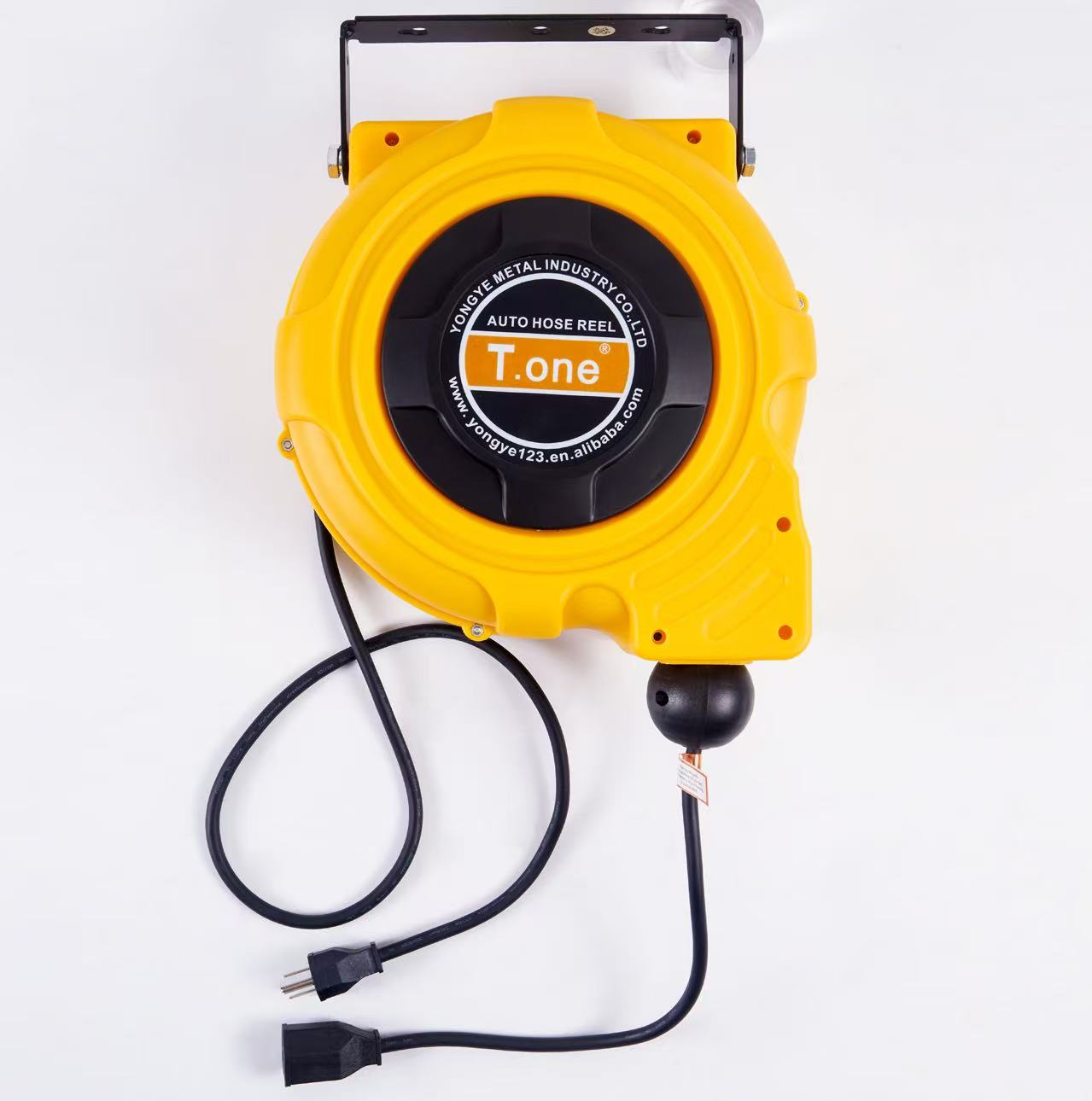 Wall Mounted Automatic Retract - Electric Reel avis et prix
